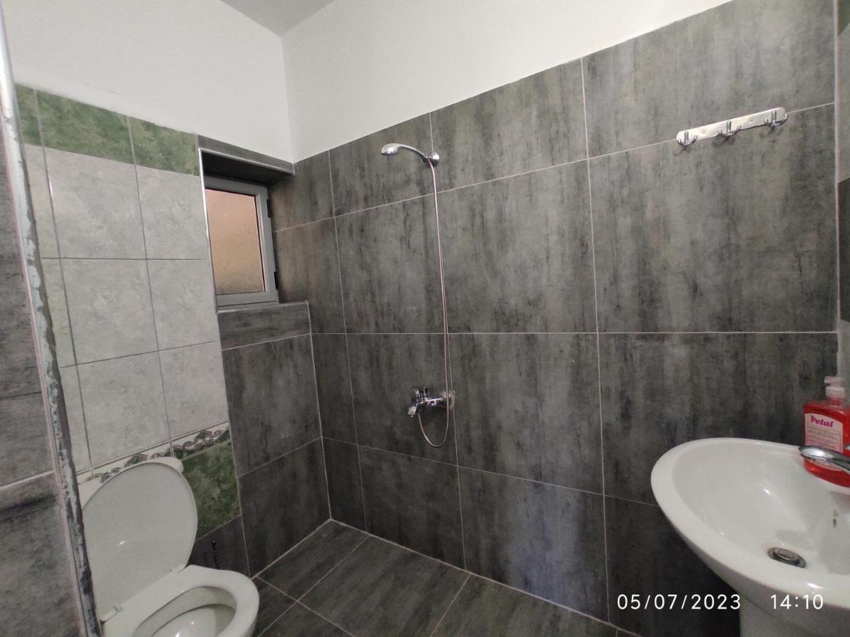 Guest House Pashollari بيرات المظهر الخارجي الصورة