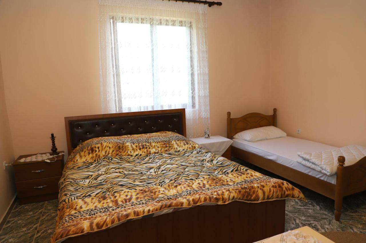Guest House Pashollari بيرات المظهر الخارجي الصورة