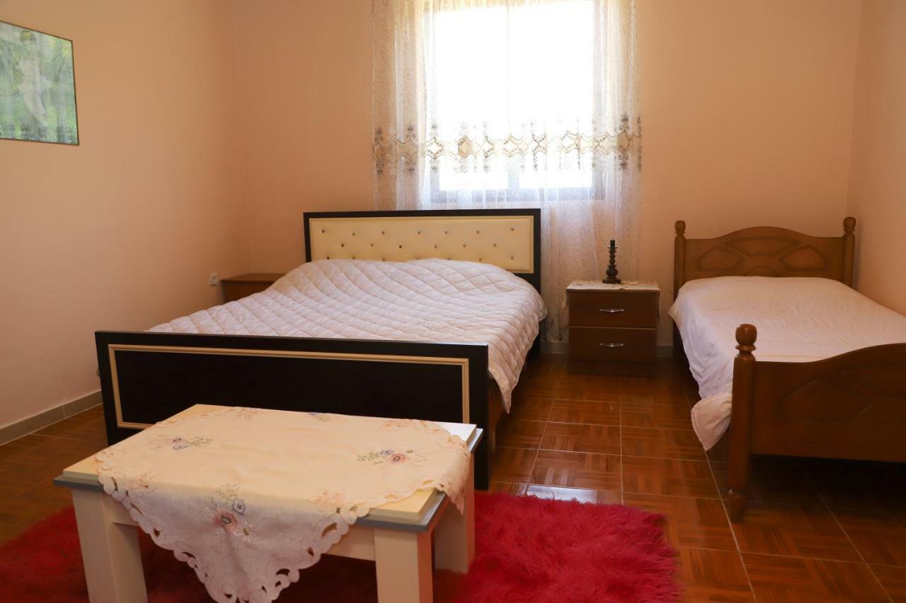Guest House Pashollari بيرات الغرفة الصورة