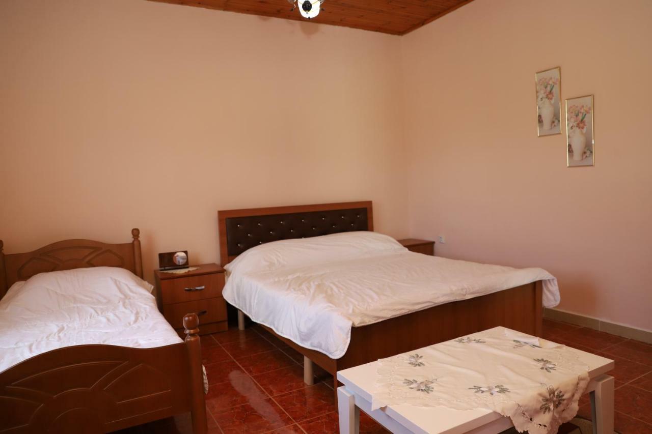 Guest House Pashollari بيرات المظهر الخارجي الصورة